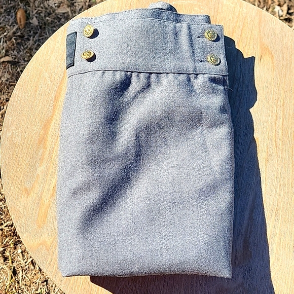 💯Authentic Chanel  4 leaf clover buttons on a skirt ??? Read below. - Picture 2 of 9